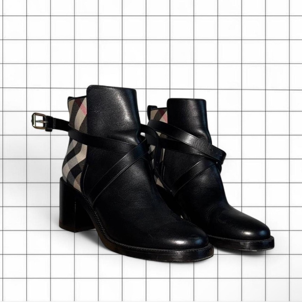 Burberry size (38.5)
Pryce House Check & Leather Ankle Boots